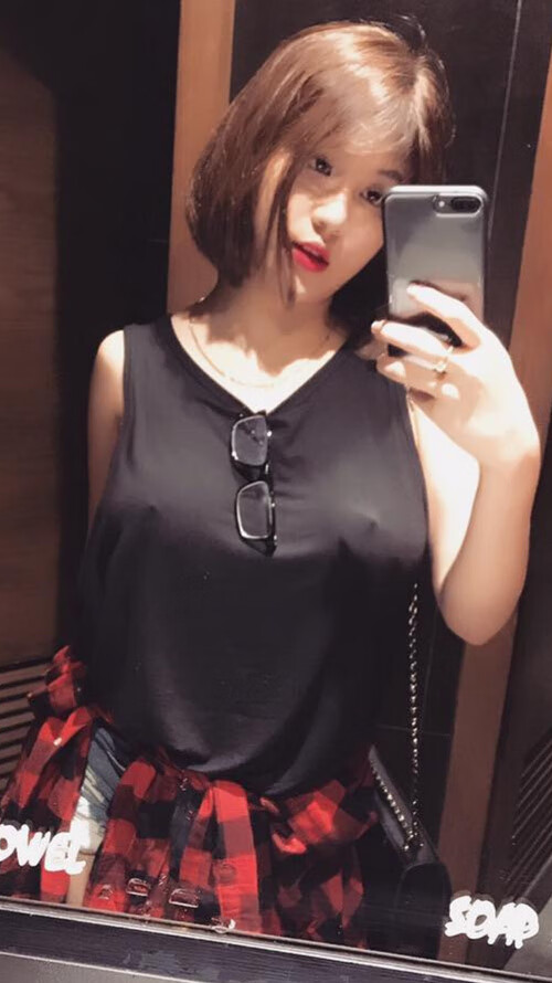 女性电竞逐步崛起，打破传统偏见引领趋势，电竞女性玩家