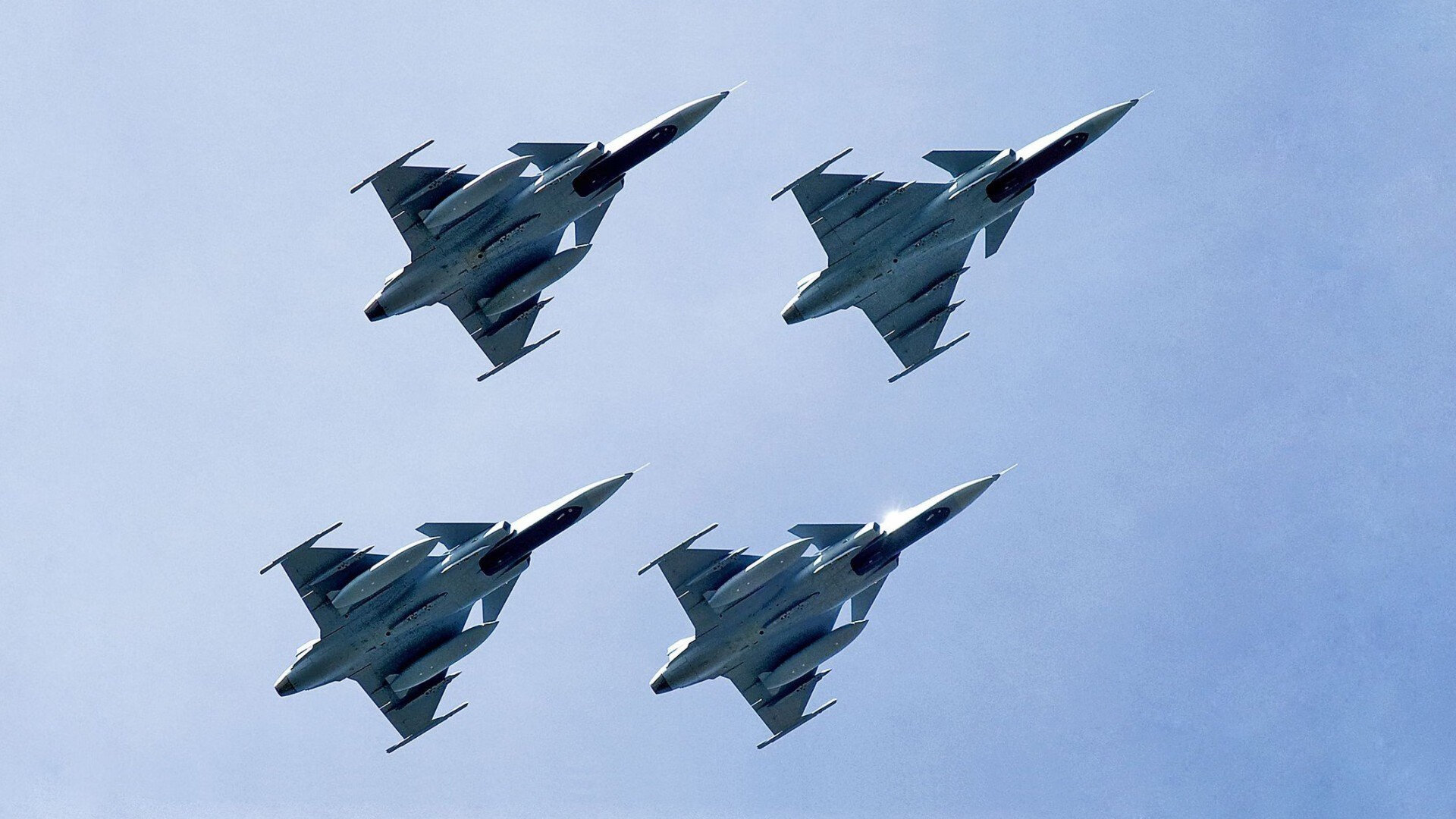 中国足球国家队探索柔性战术组合打法，足球柔韧性训练