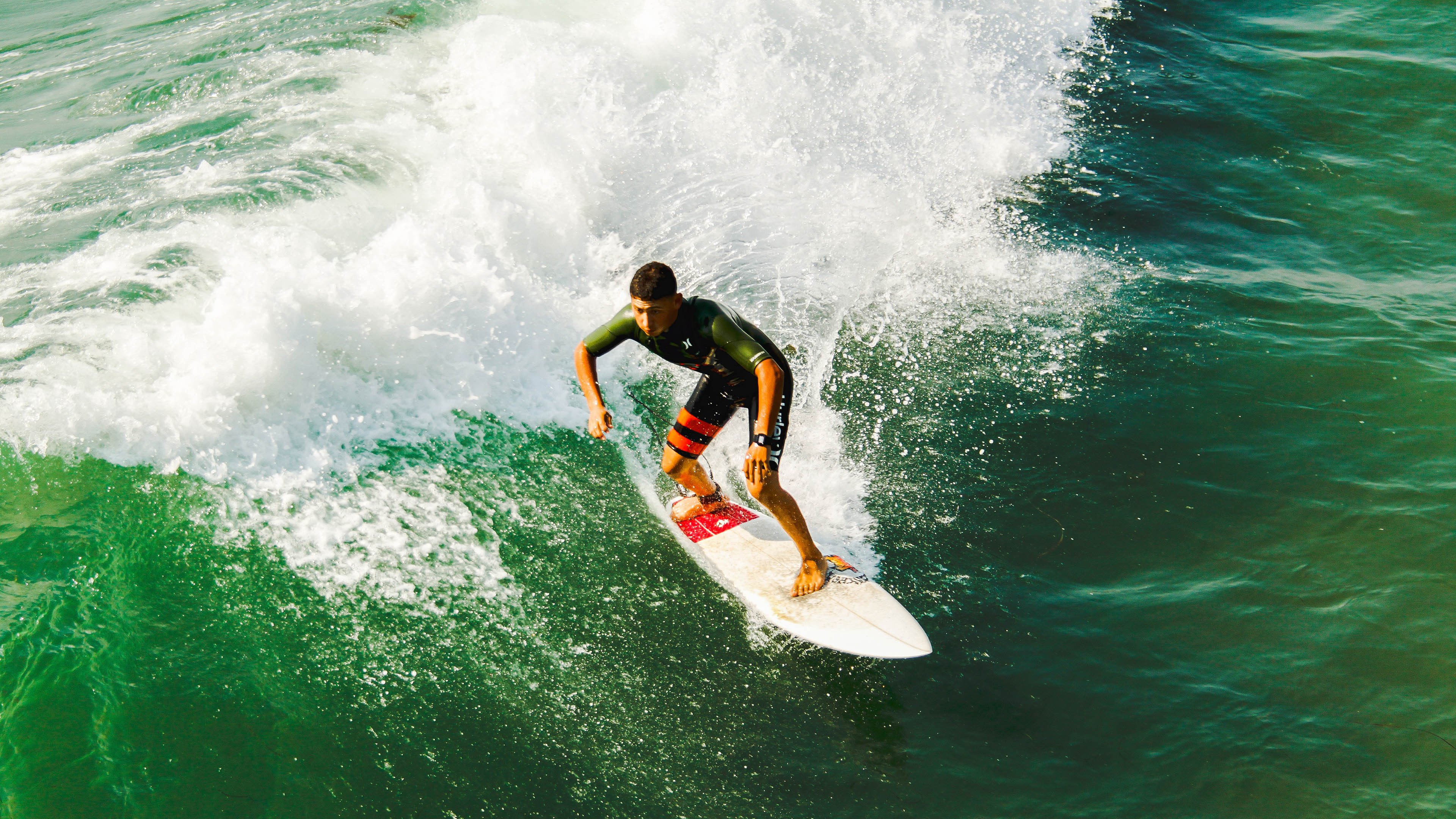 _掘金士气高昂，攻防两端表现出色_，掘金的战术