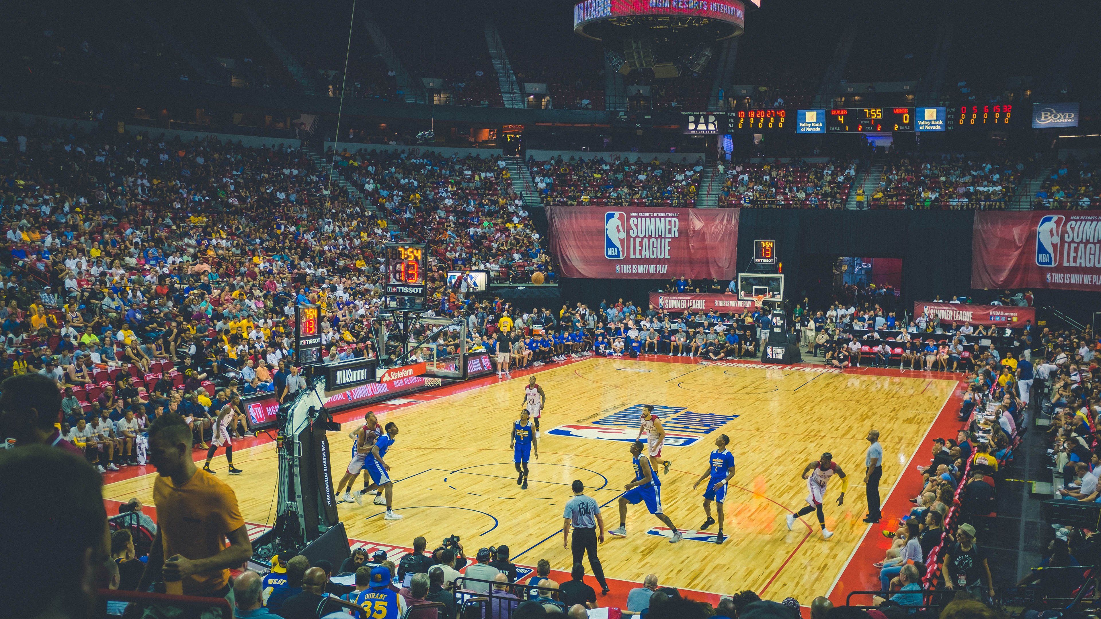 开云体育官方网站网址-_森林狼士气高涨，冲击季后赛目标_，森林狼重返季后赛