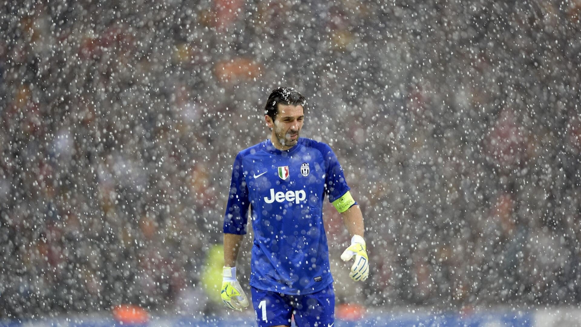 开云体育中国-内马尔、姆巴佩、梅西三人联手的战术配合令人惊叹，内马尔姆巴佩梅西合照